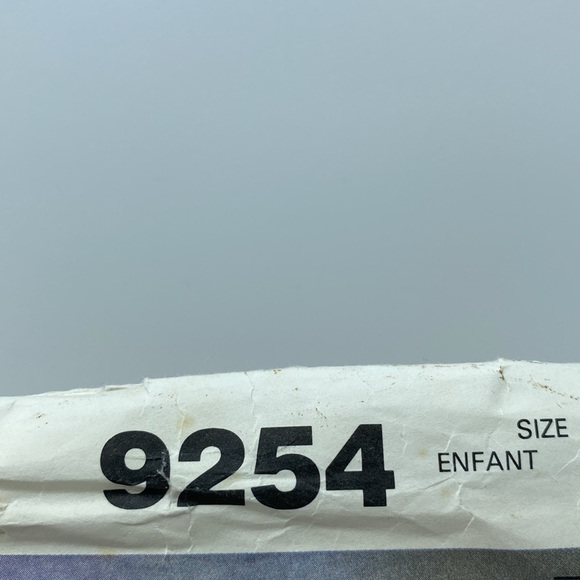 McCall’s 9254 Rainbow Brite Girls Halloween Costume Sewing Pattern Size 6 - Picture 3 of 10